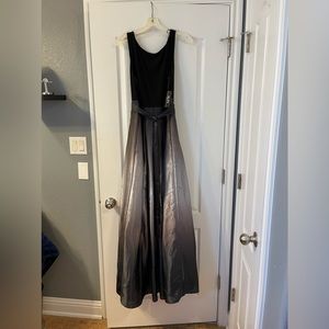 NWT black and white ombré dress with pockets size 16